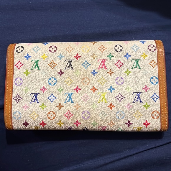 Authentic Louis Vuitton international wallet. - Picture 11 of 12